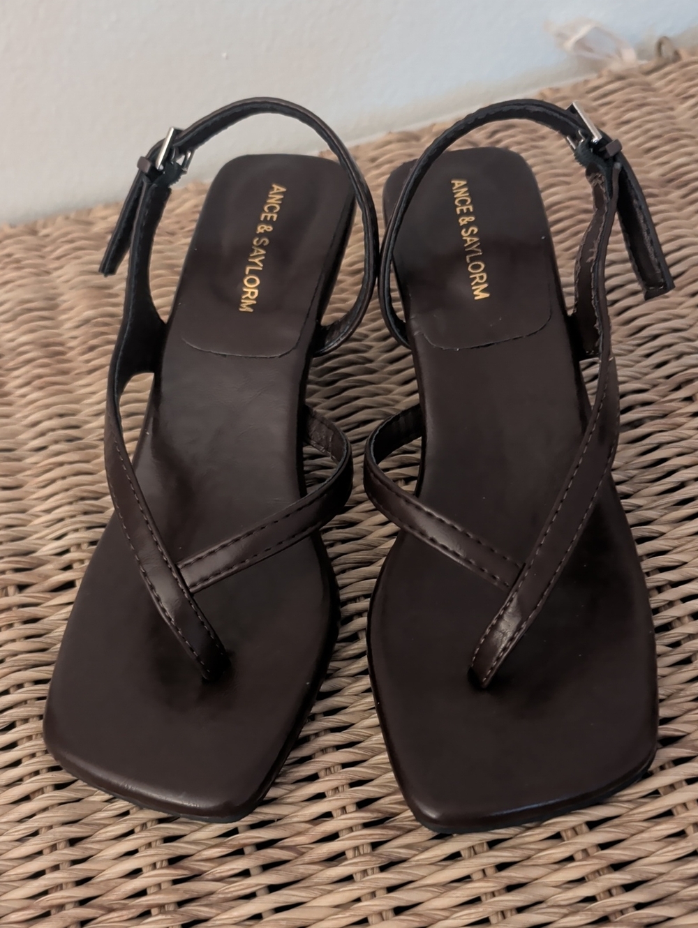 Ance & Saylorm Black Strappy Square-Toe Women’s Sandals USA sz 6.5